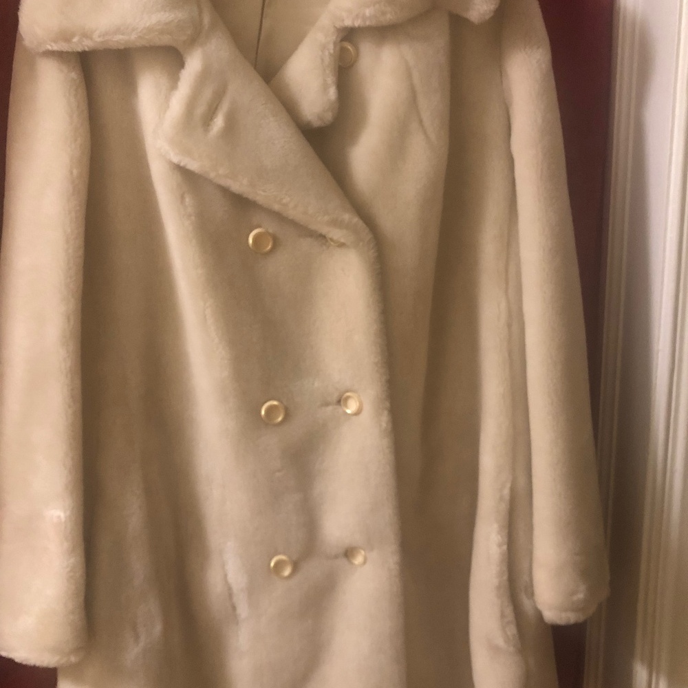 FAUX FUR COAT